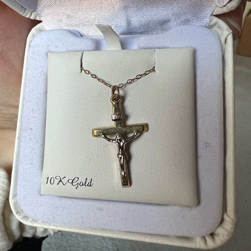 10K Gold Crucifix Pendant Necklace - Gold
